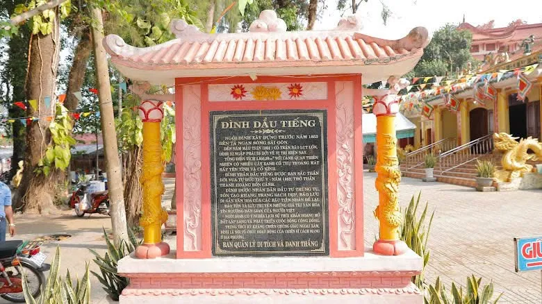 Bia di tích Đình Dầu Tiếng