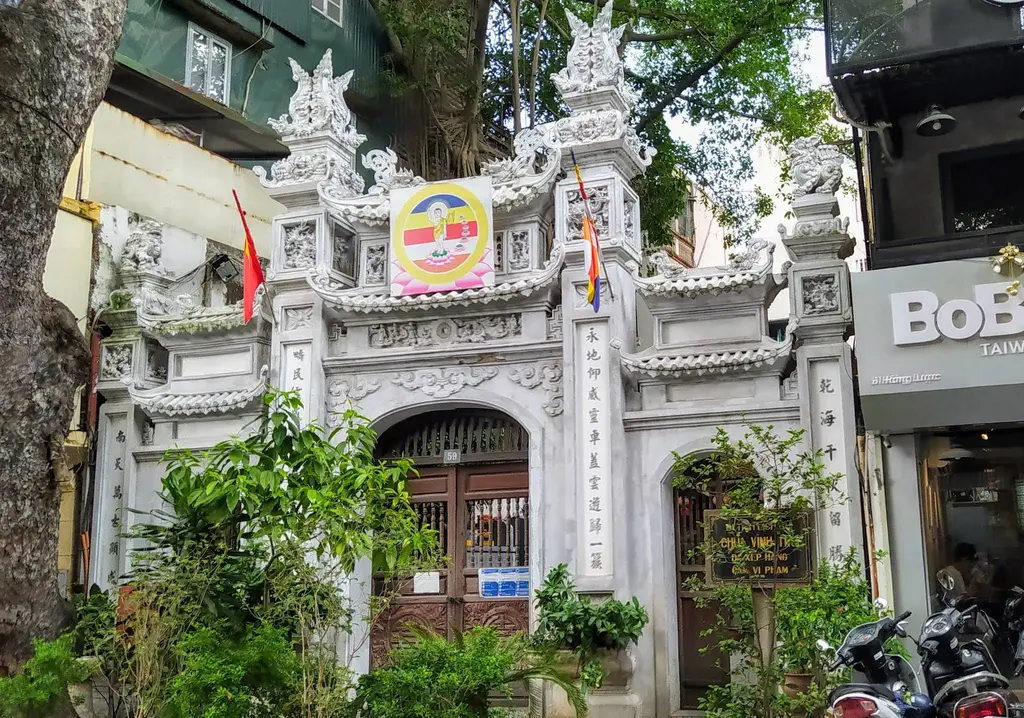 Cổng tam quan di tích Chùa Vĩnh Trù