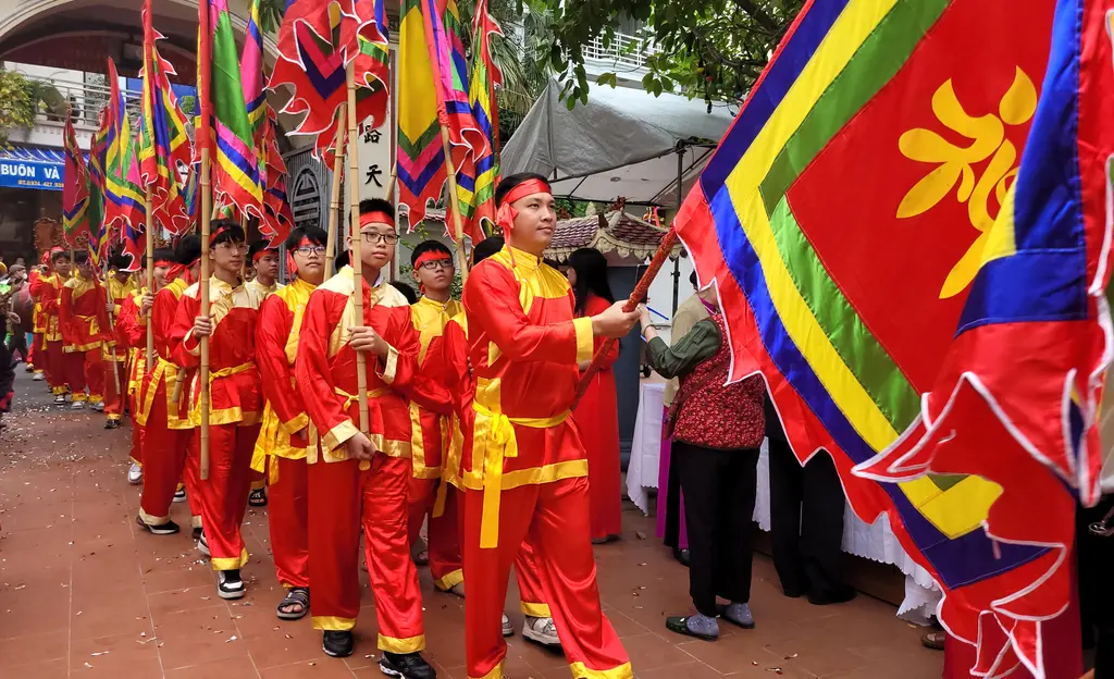 Đoàn rước tại Lễ hội lăng miếu Đôn Nghĩa