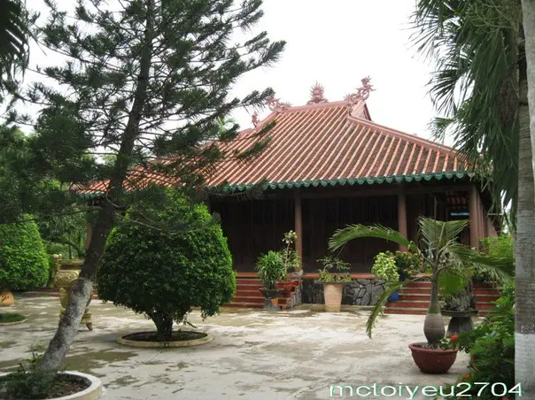 Khuôn viên Chùa Tôn Thạnh