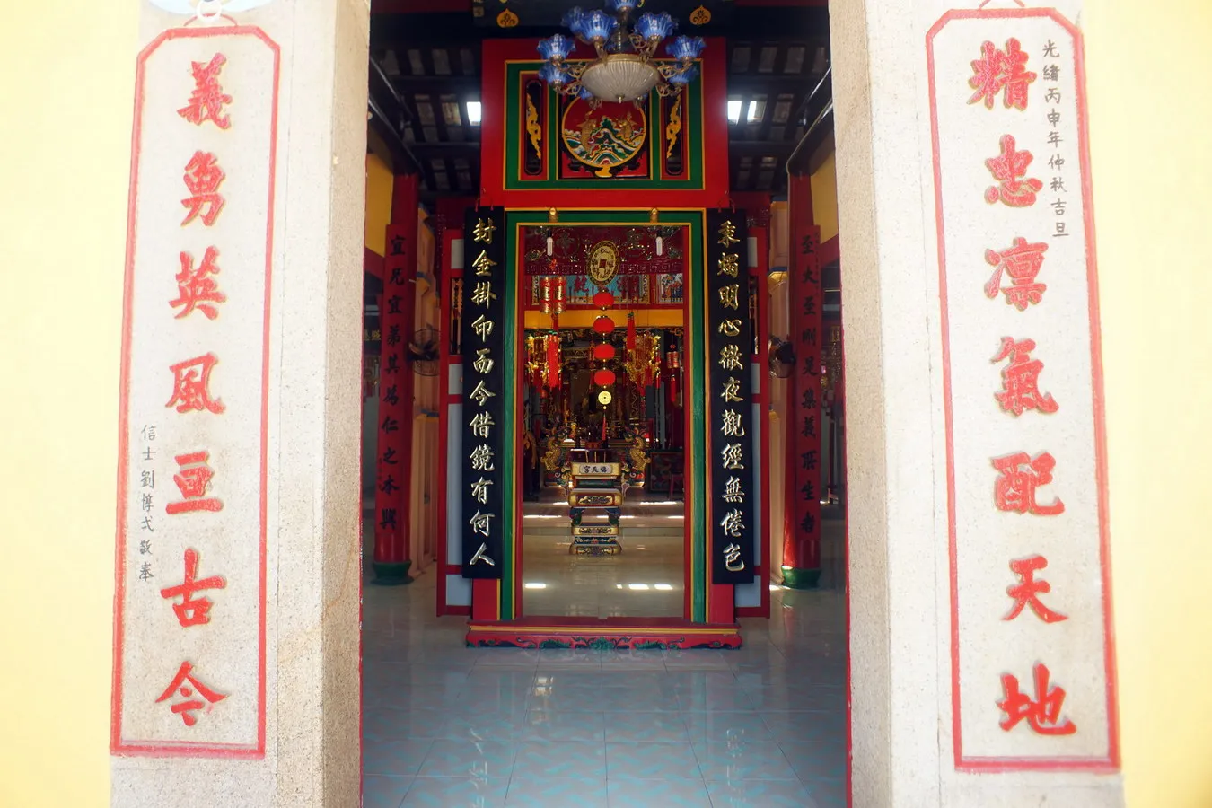 Không gian bên trong Miếu Quan Thánh Quảng Đông
