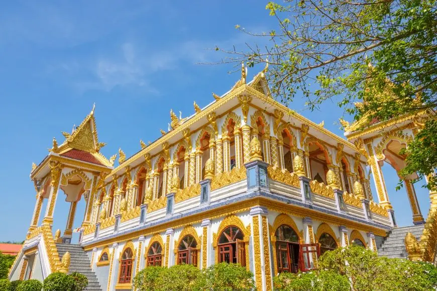 Khung cảnh tại Chùa Tà Mơn