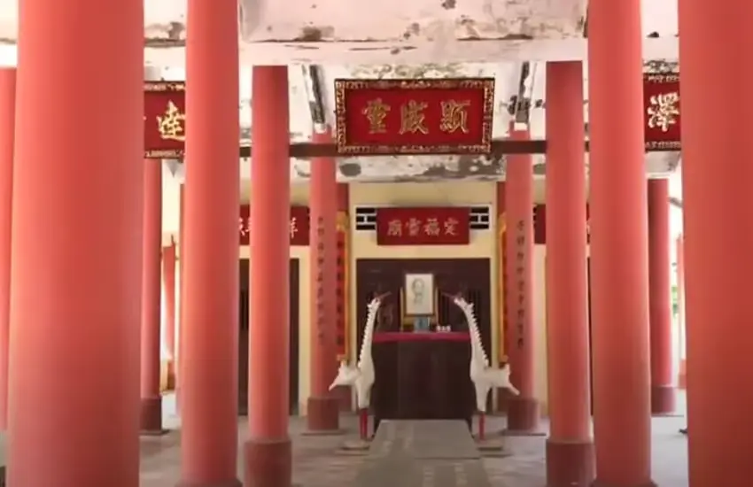 Cột trụ Đình Rắn
