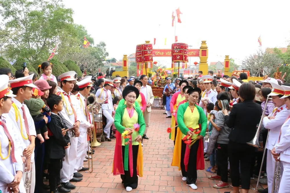 Quang cảnh Lễ hội Tiên Công