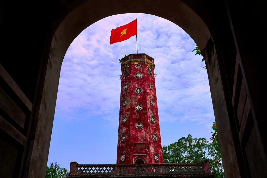 Cột cờ tại di tích Thành Cổ Sơn Tây