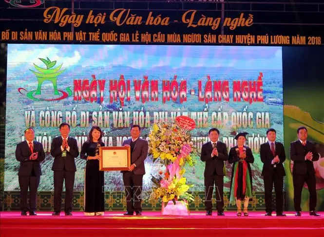 Trao bằng công nhận cho Lễ hội Cầu mùa của người Sán Chay