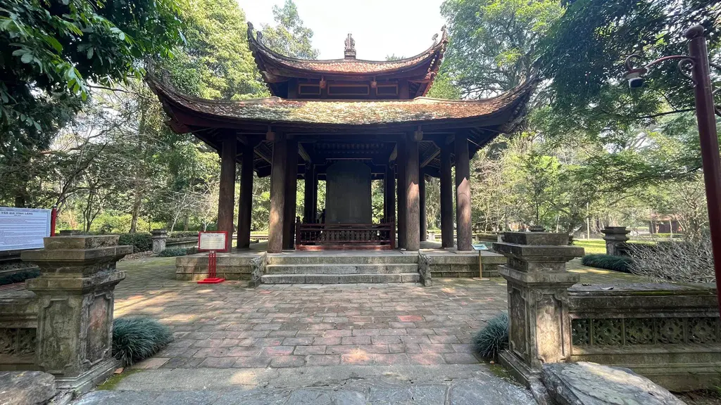 Cảnh quan di tích Miếu nhà Hậu Lê