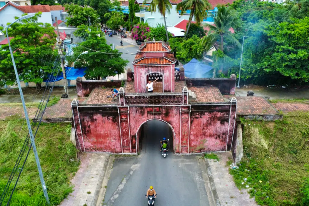 Cảnh quan kiến trúc di tích Thành Cổ Diên Khánh