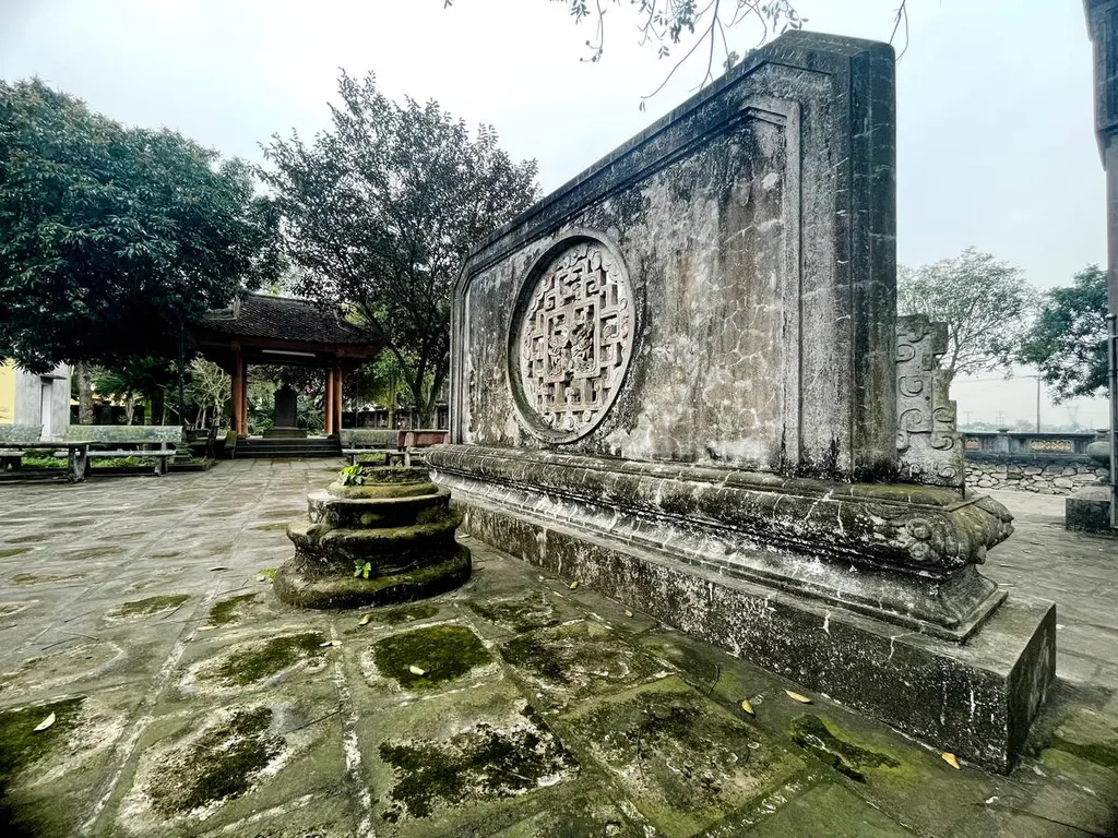 "Nghĩa Vương miếu bi" tại Đền thờ Nguyễn Biểu