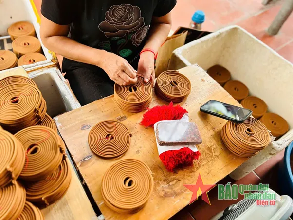 Khâu quấn chỉ cho hương thành phẩm