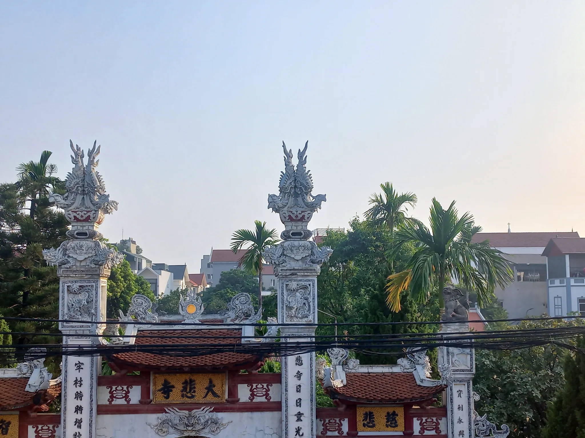 Trụ biểu cổng tam quan Chùa Đại Bi (An Khánh)