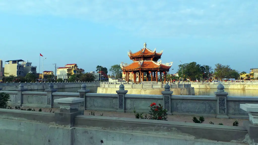 Cảnh quan không gian di tích Đình Ngoại Bình Đà (Đền)