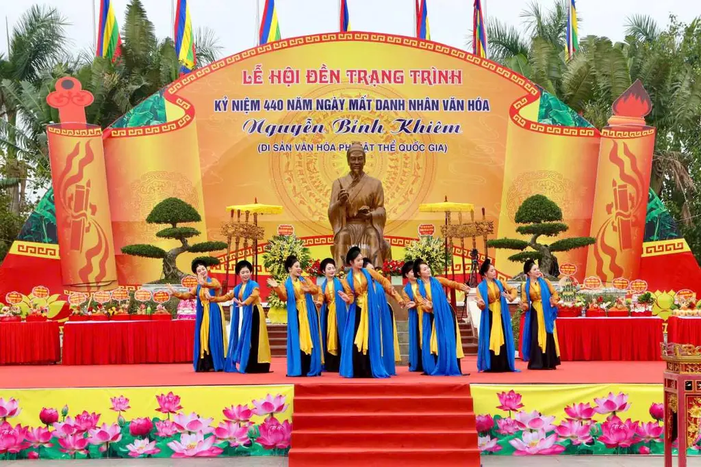 Trích đoạn chèo “ Tuyết Giang phu tử ” tại Lễ hội đền thờ Nguyễn Bỉnh Khiêm