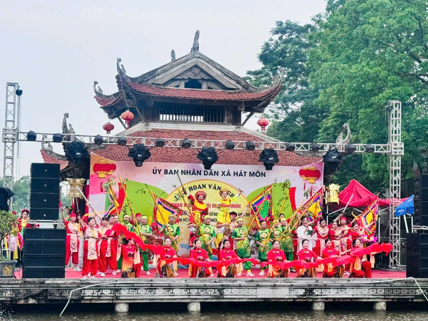 Liên hoan văn nghệ Hội đền Hát Môn