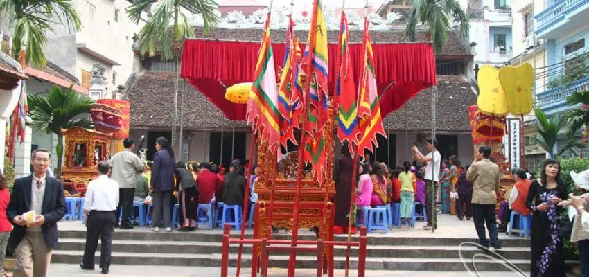 Khung cảnh Hội đình Trung Kính Thượng