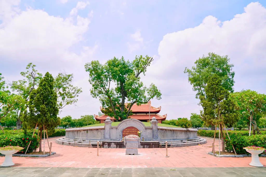 Cảnh quan di tích Nơi Giặc Pháp Tàn Sát Cuộc Đấu Tranh Ngày 12/9/1930 (nghĩa Trang 12-9)