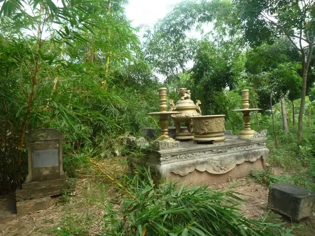 Gò Giấu Ấn tại Đền Hát Môn
