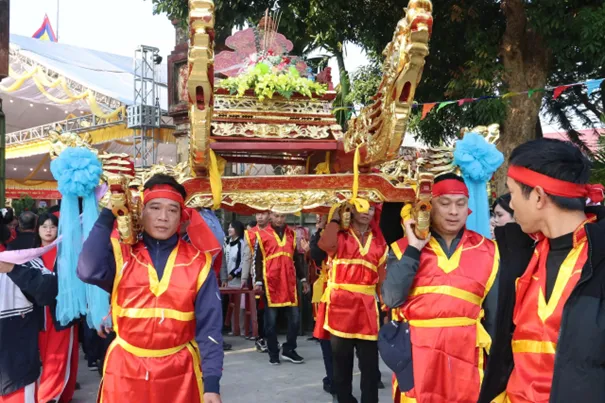 Kiệu rước tại Lễ hội đình Kệ Châu