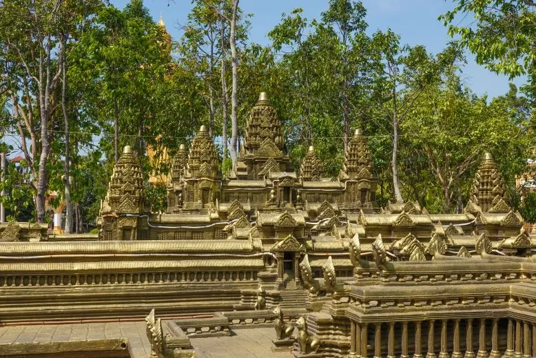 Bản sao quần thể di tích đền Angkor tại Chùa Tà Mơn