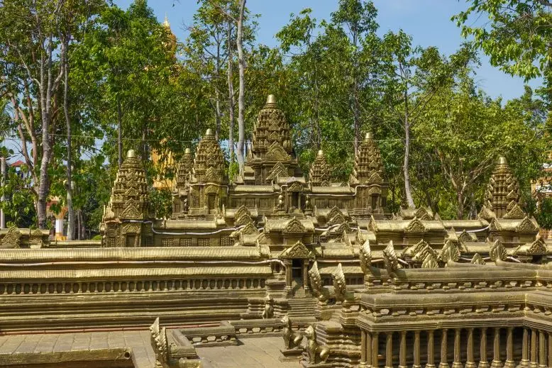 Bản sao quần thể di tích đền Angkor tại Chùa Tà Mơn