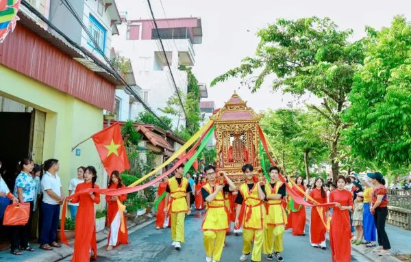 Kiệu rước tại Hội đình làng Ngọc Chi