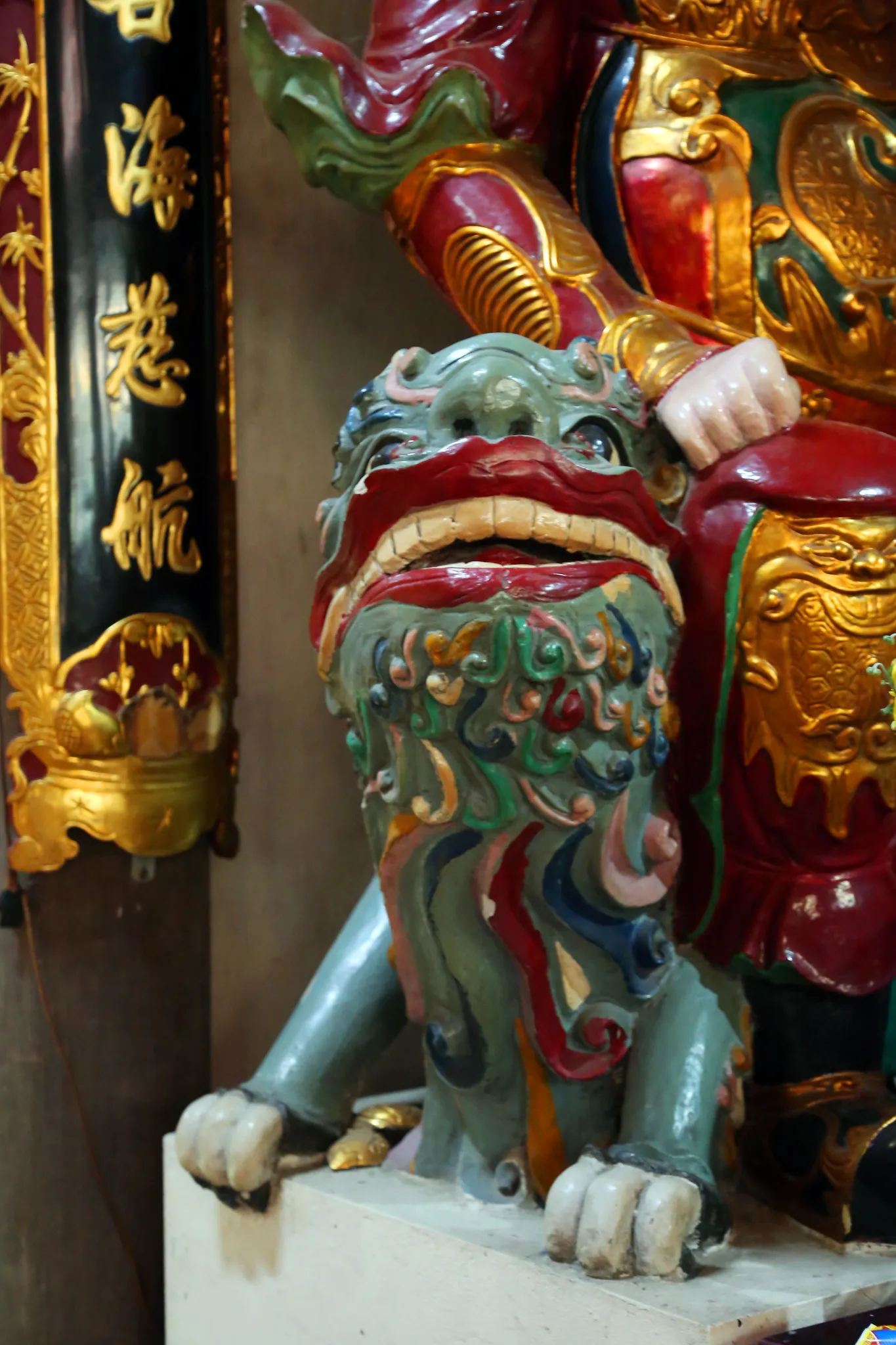 Linh vật trong ban thờ chùa Thanh Lâm