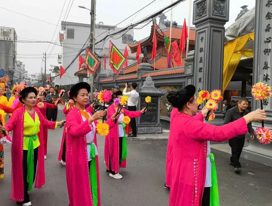 Đoàn rước Lễ hội đình Trực Cát