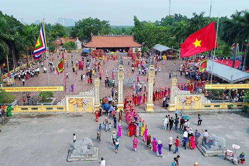 Quang cảnh Lễ hội chiến thắng Bạch Đằng Giang