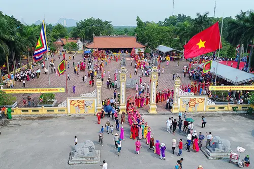 Quang cảnh Lễ hội chiến thắng Bạch Đằng Giang