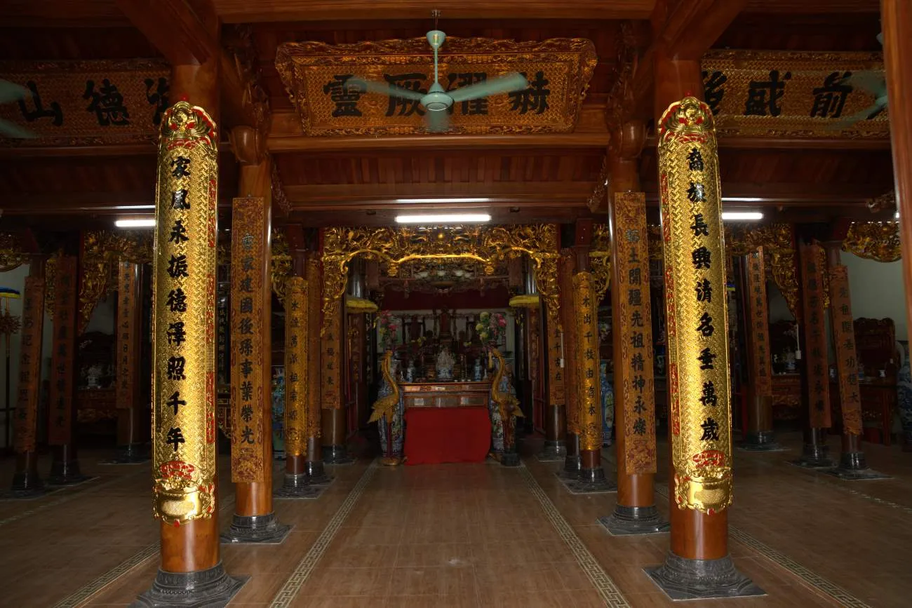Cảnh quan bên trong Nhà Thờ Họ Vũ (vũ Tam Tỉnh)