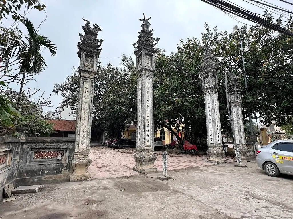 Cảnh quan không gian di tích Đình Ngoại Bình Đà (Đền)