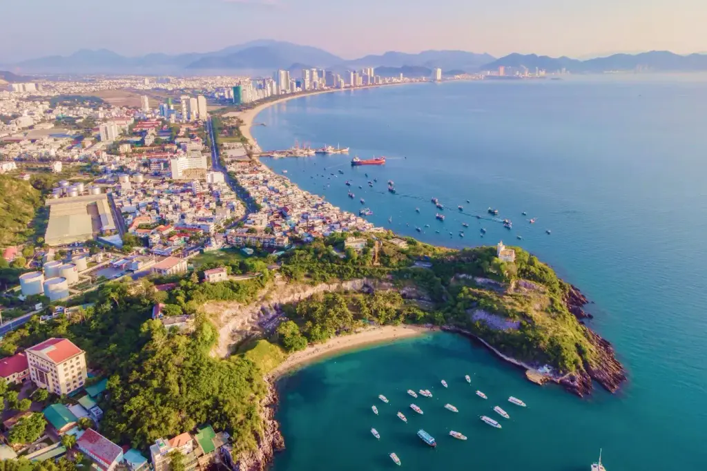 Cảnh sắc di tích danh thắng Vịnh Nha Trang