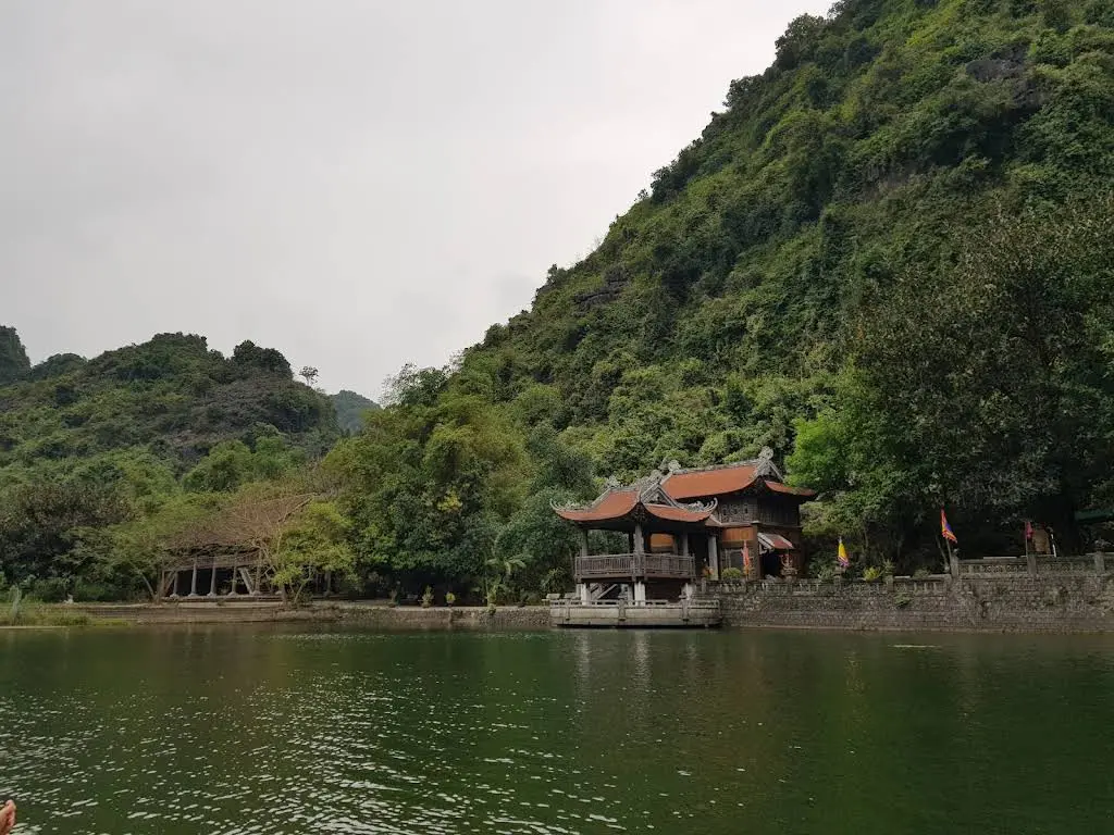 Phủ Khống nhìn từ xa
