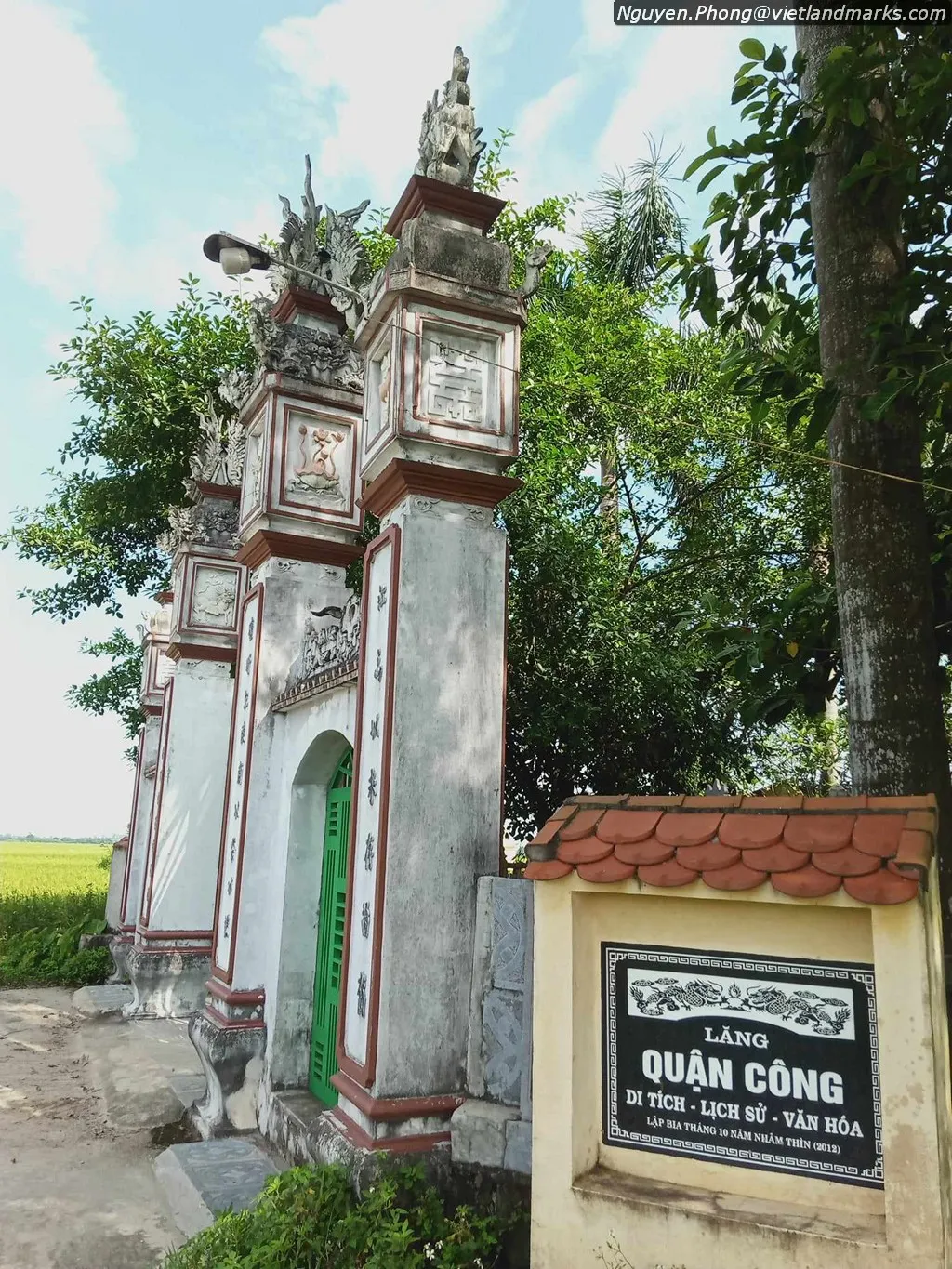 Không gian bên ngoài Lăng quận công Chu Xuân Hãn