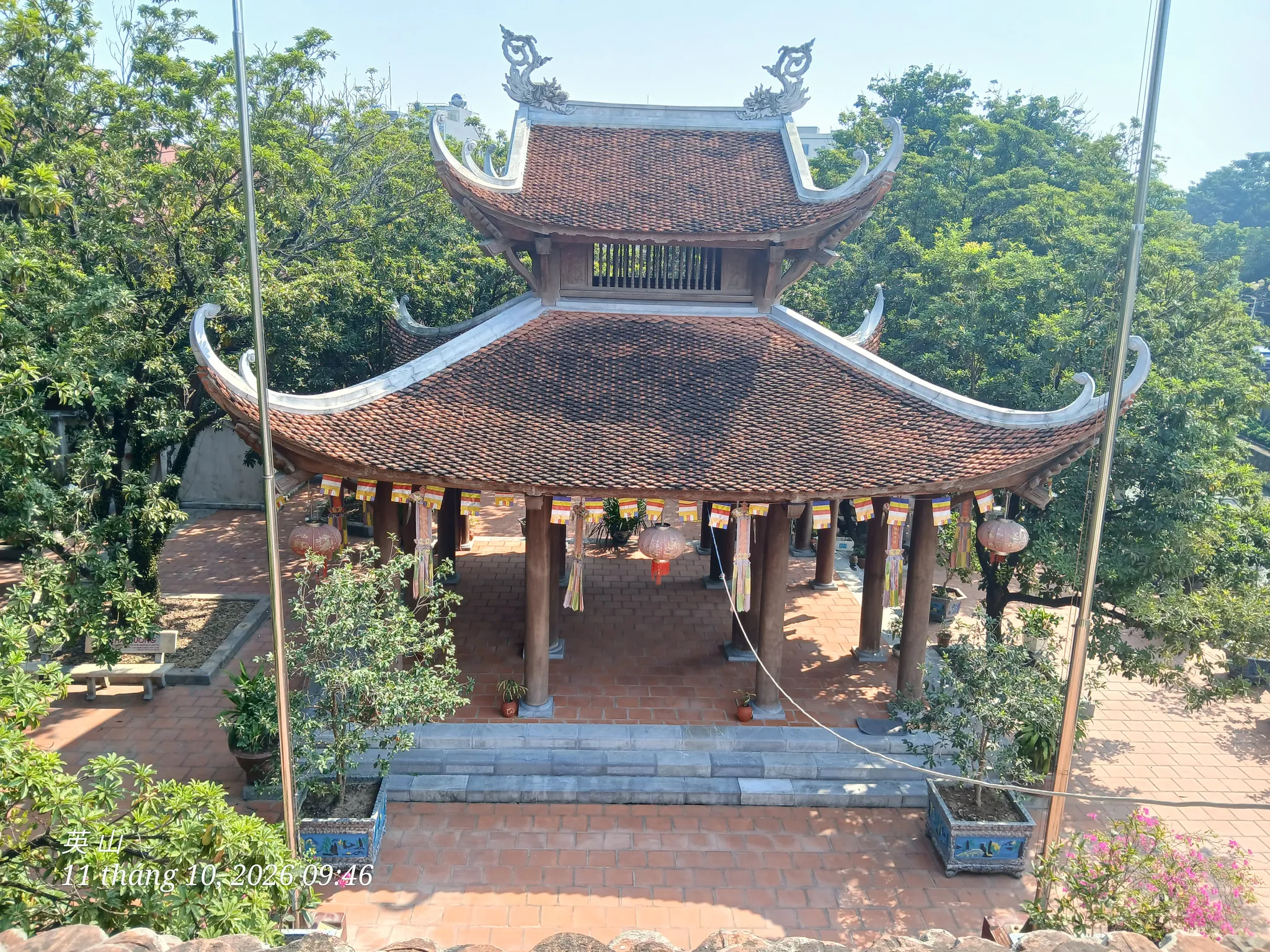 Phương đình chùa Hòe Thị nhìn từ trên cao