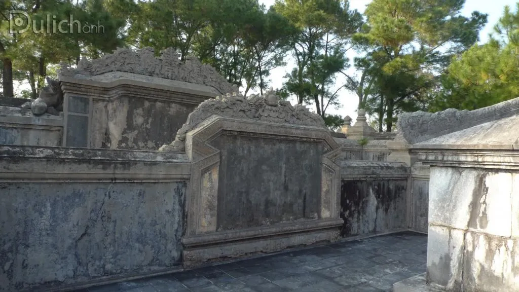Bình phong đá tại Lăng Từ Cung