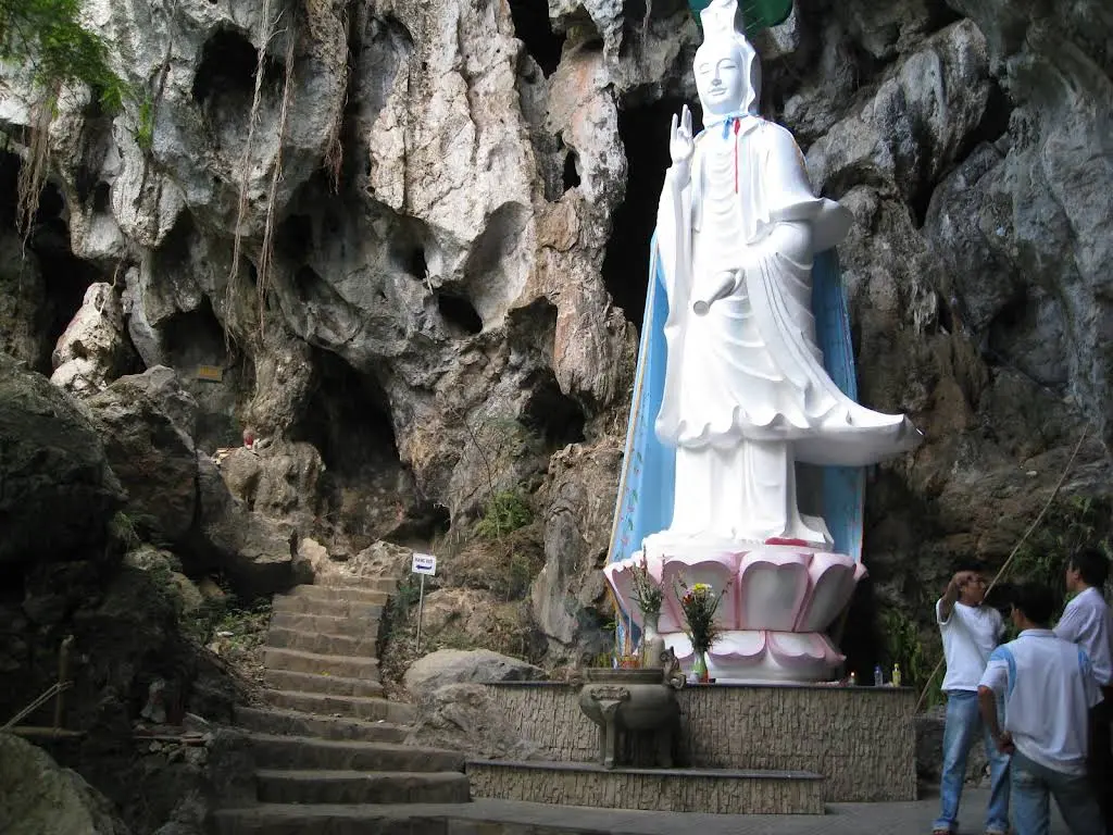 Cảnh quan di tích danh thắng Núi Đá Dựng