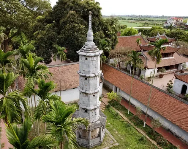 Tháp Bảo Nghiêm tại chùa Bút Tháp