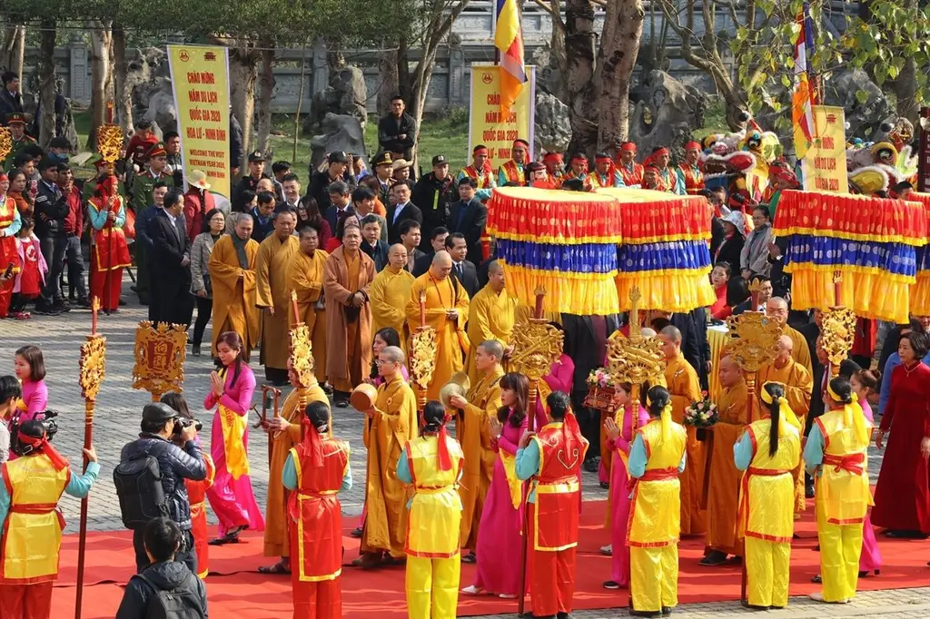 Đoàn rước Lễ hội Chùa Bái Đính