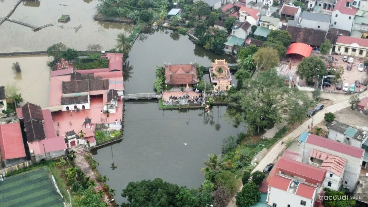 Toàn cảnh di tích Đình Đĩnh Tú nhìn từ trên cao