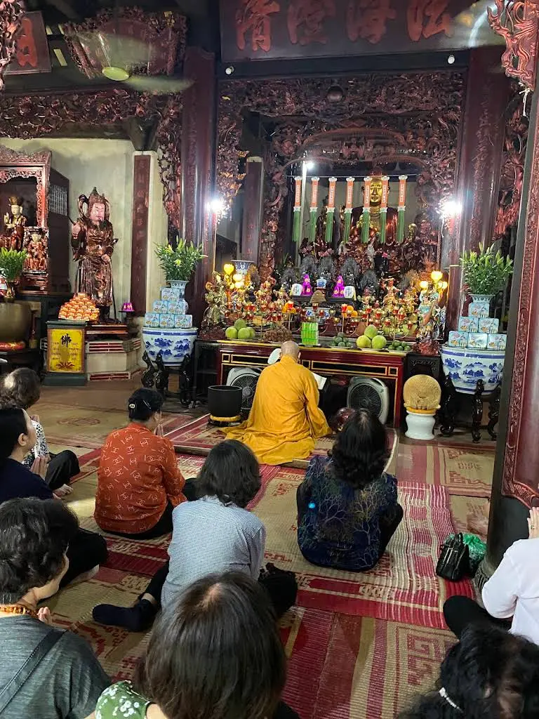 Cảnh quan bên trong di tích Chùa Châu Long