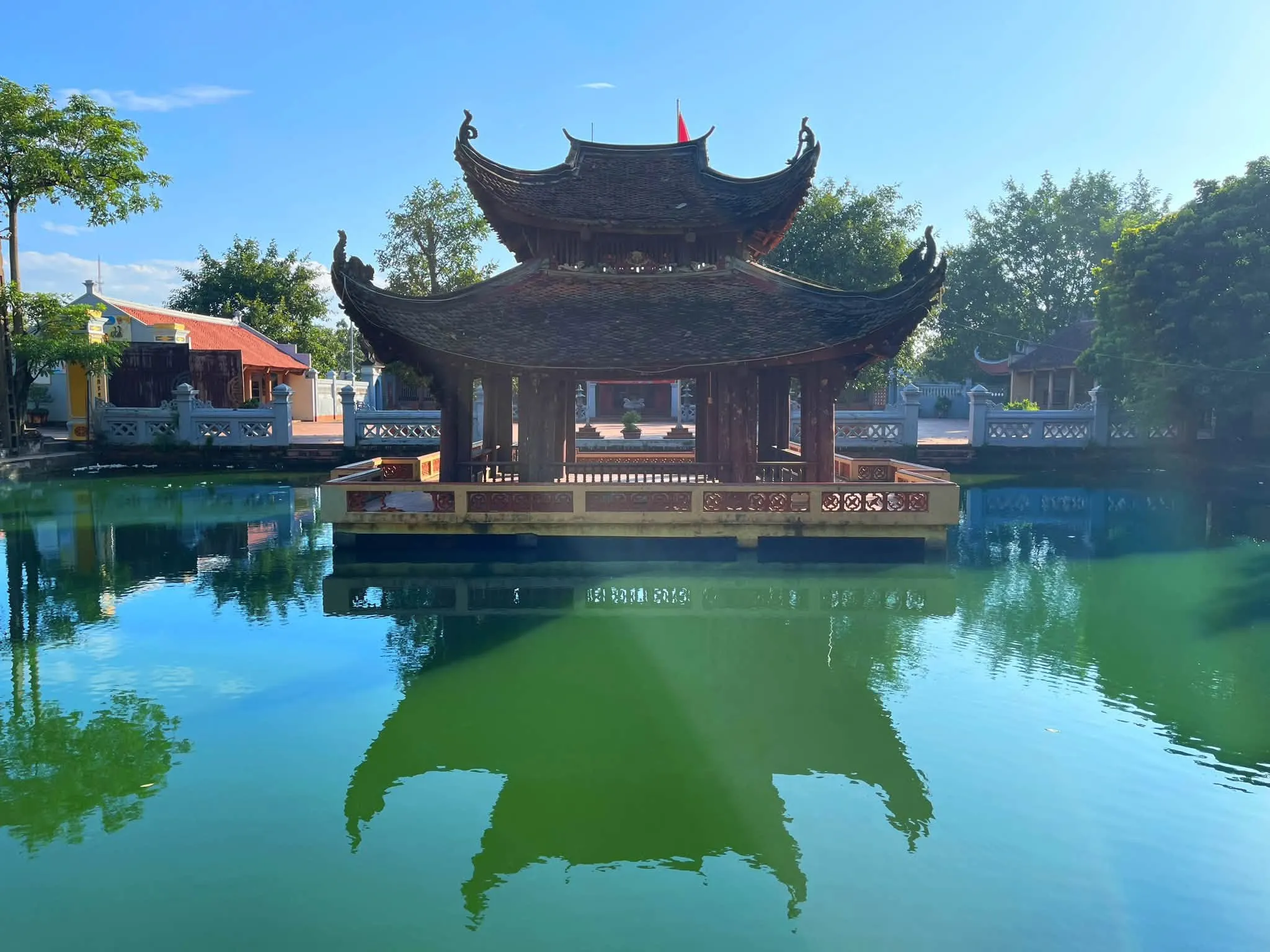 Thuỷ đình ở đình Tam Tảo