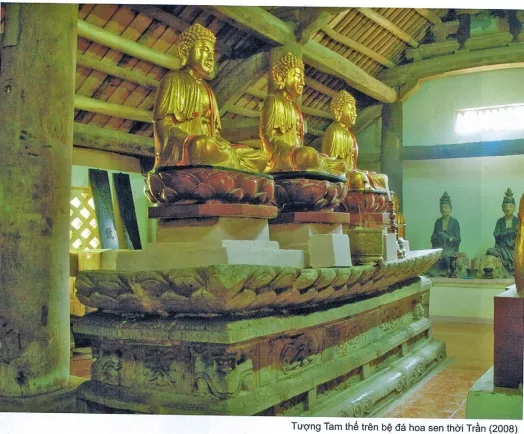 Tượng Tam thế trên bệ đá thời Trần tại Chùa Phổ Quang