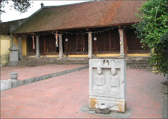 Khung cảnh tại Chùa La Phù