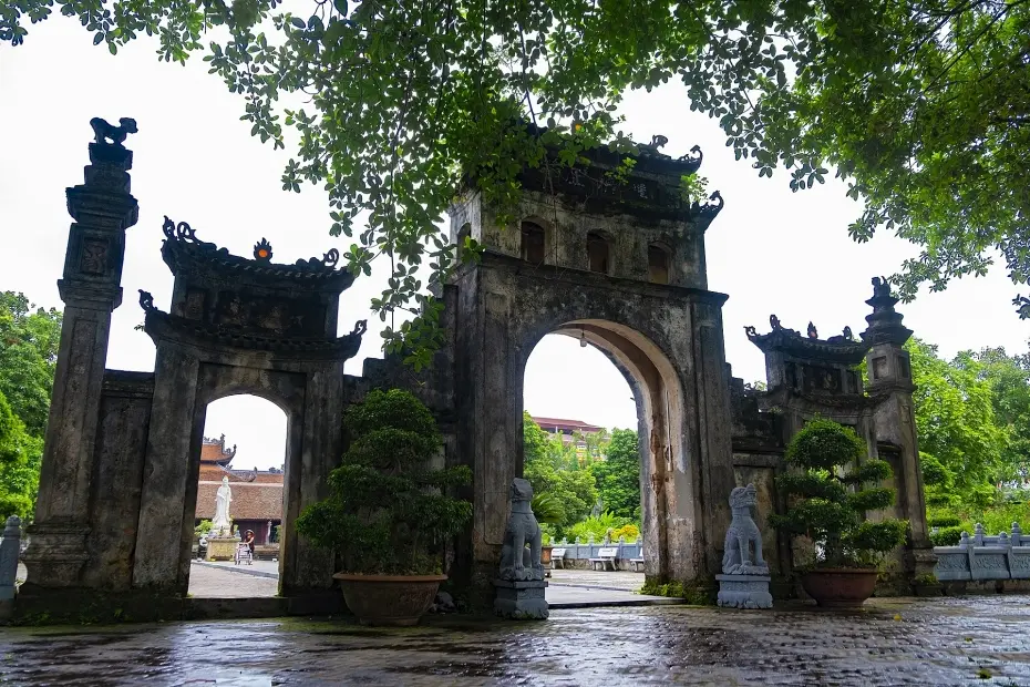 Cổng chùa Ông (Bản Tịch tự) theo kiến trúc cổ xưa của thời nhà Lý