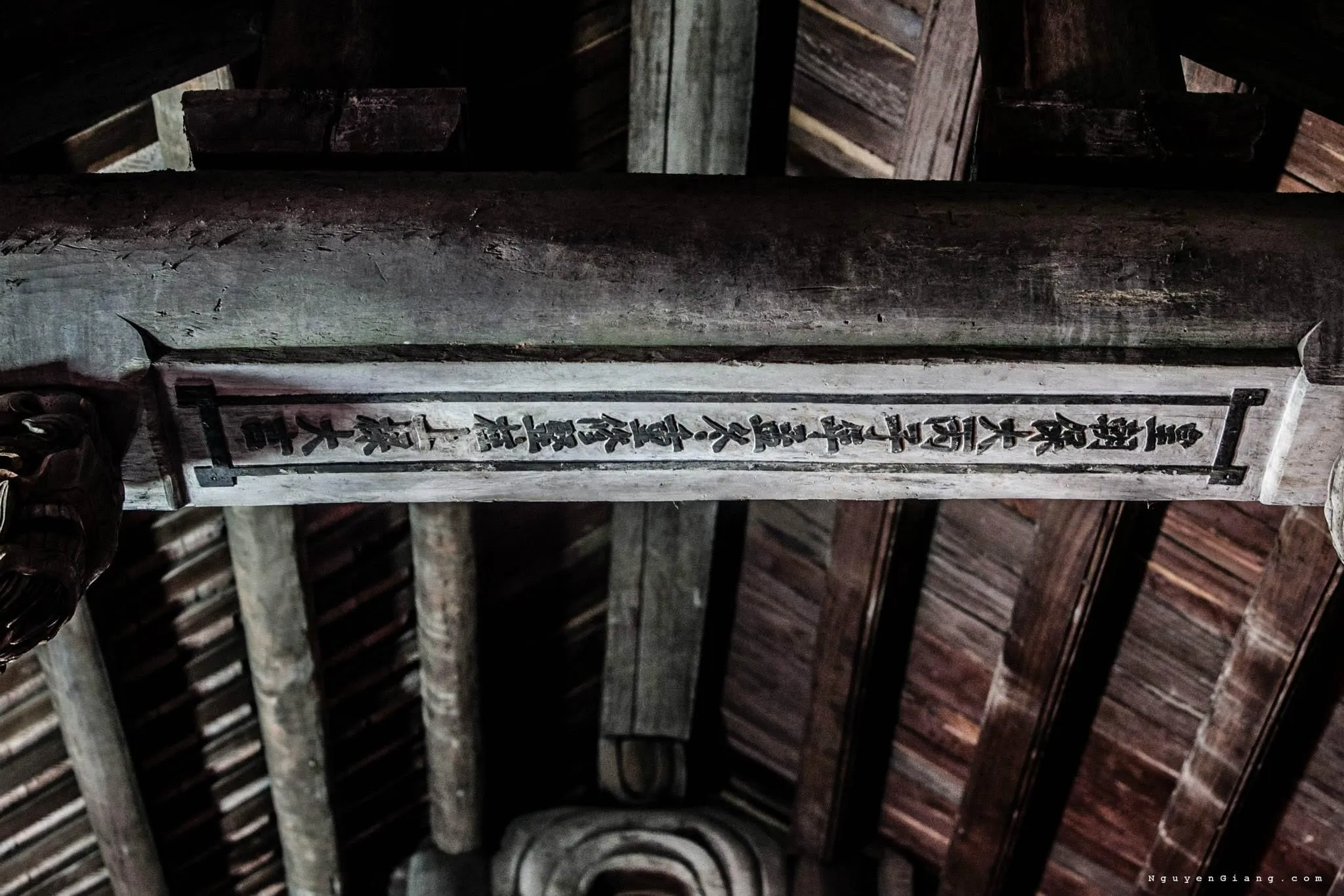 Xà ngang trong Đình Tường Phiêu