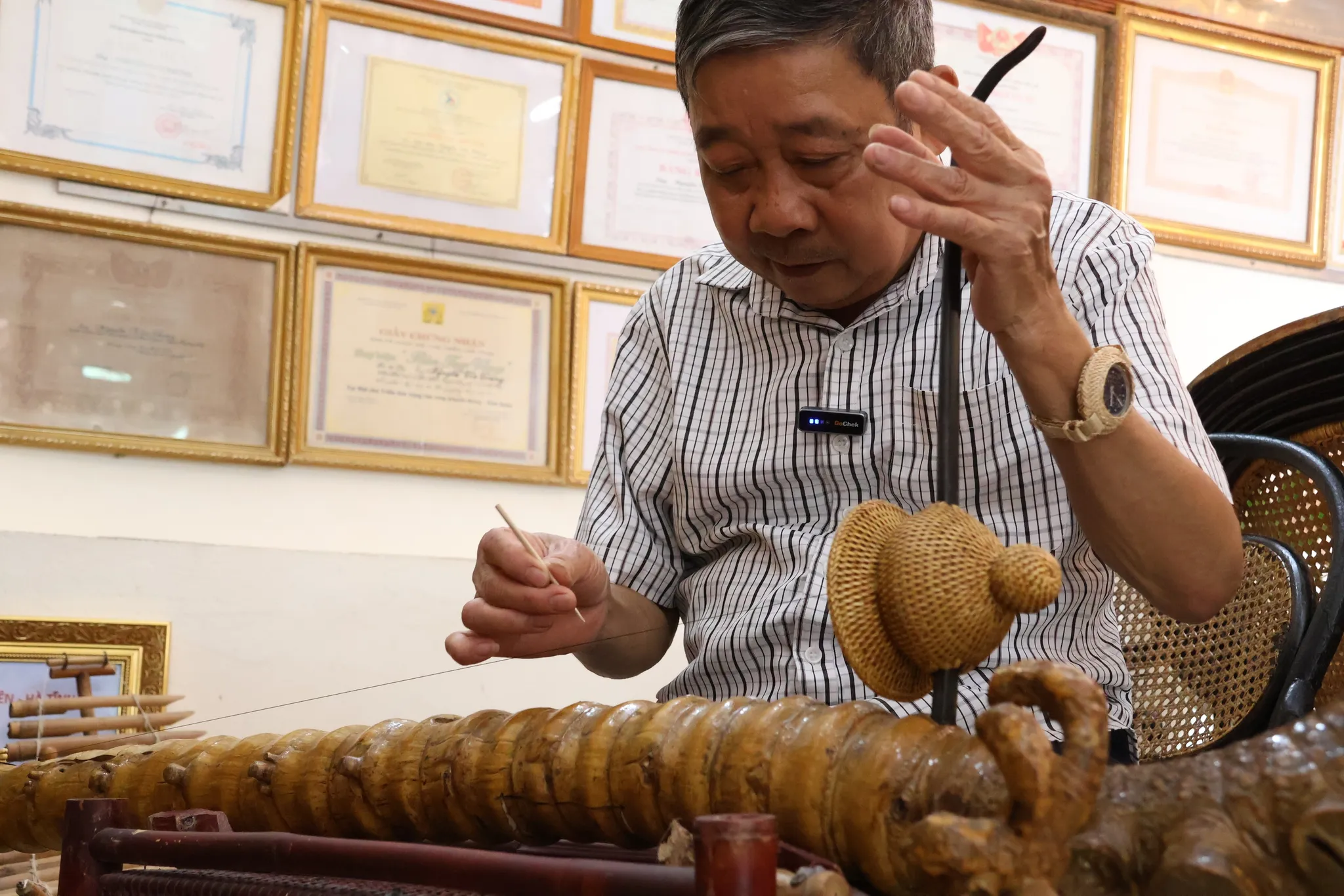 Nghệ nhân Nguyễn Văn Trung còn có năng khiếu âm nhạc và ông có thể chơi thành thạo các nhạc cụ dân tộc như: Đàn bầu, đàn nhị, đàn nguyệt, sáo trúc