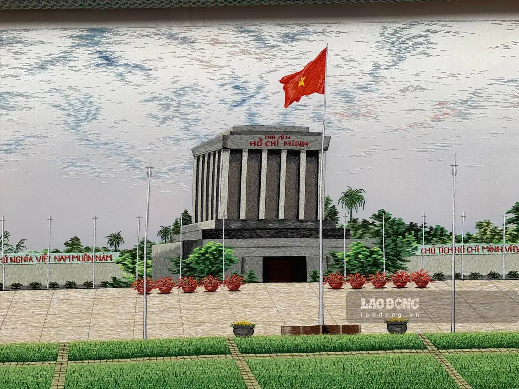 Tác phẩm Lăng Bác được các nghệ nhân Xuân Nẻo thực hiện trong suốt 1 tháng đang dần được hoàn thiện
