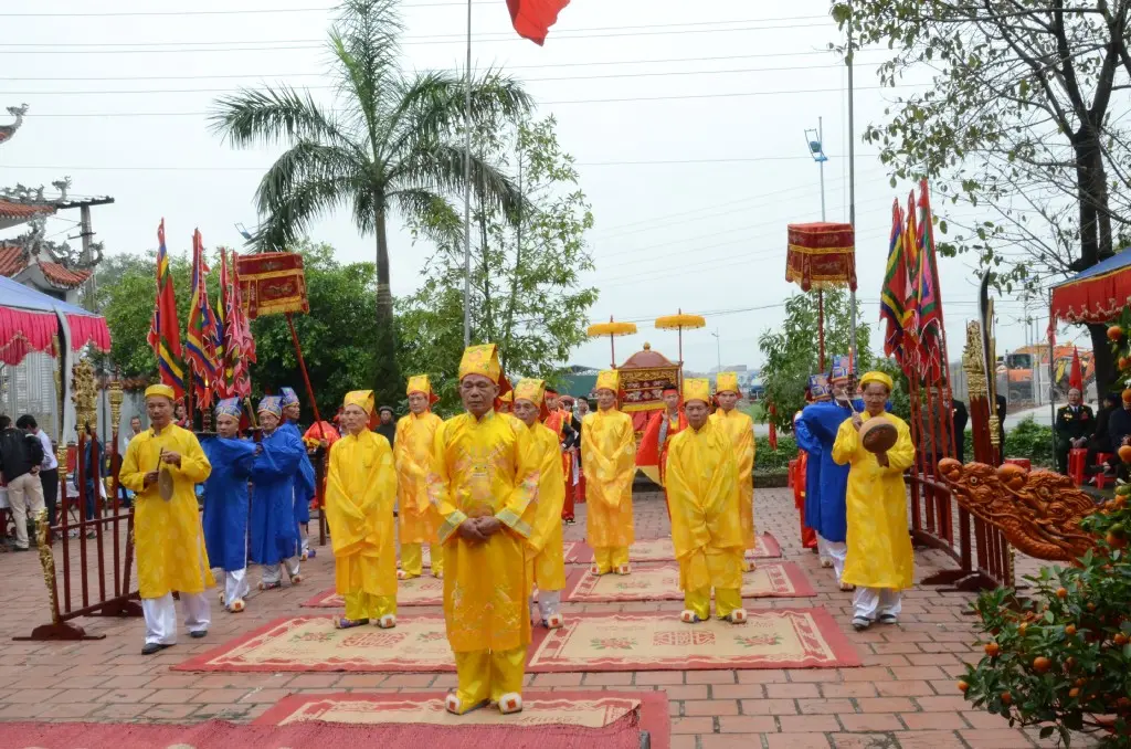 Nghi lễ dâng hương tại Hội đình Văn Thượng