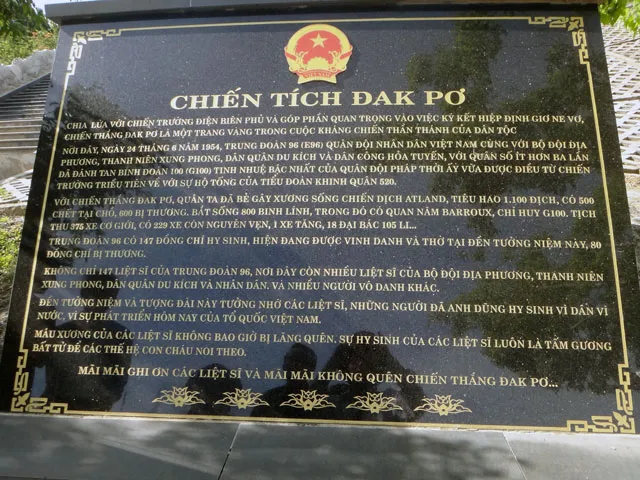 Bia di tích chiến thắng Đăk Pơ